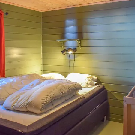 3 Bedroom Cozy In Aseral